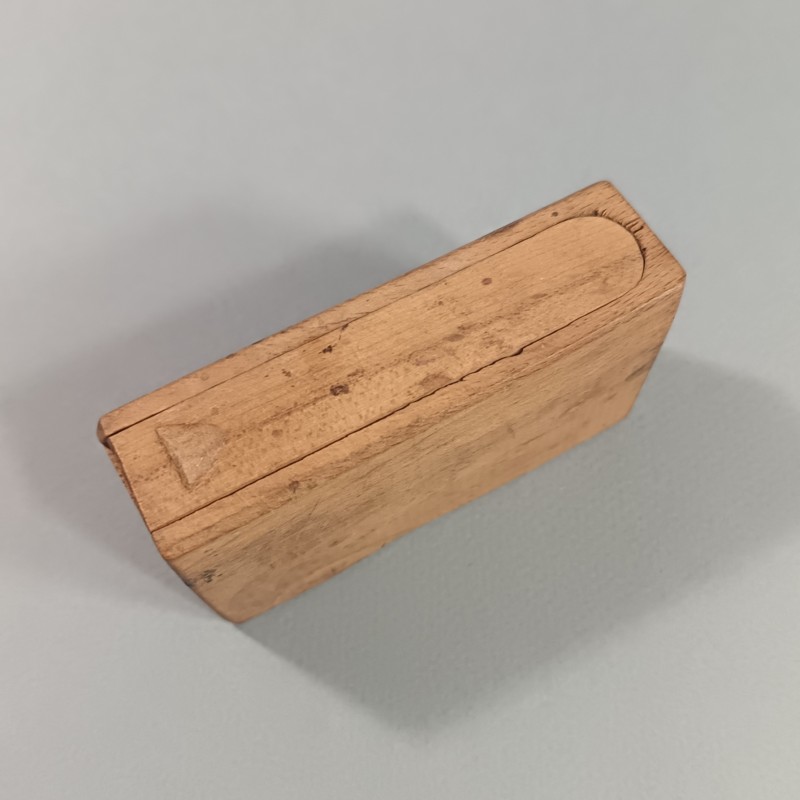 PETITE BOITE EN BOIS POUR ALLUMEURS OU DETONATEURS DE GRENADES A MANCHES STIELHGRENADEN MODELE 1924 DATEE 1944